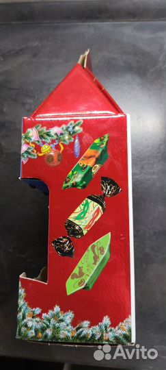 Новогодняя картонная коробка