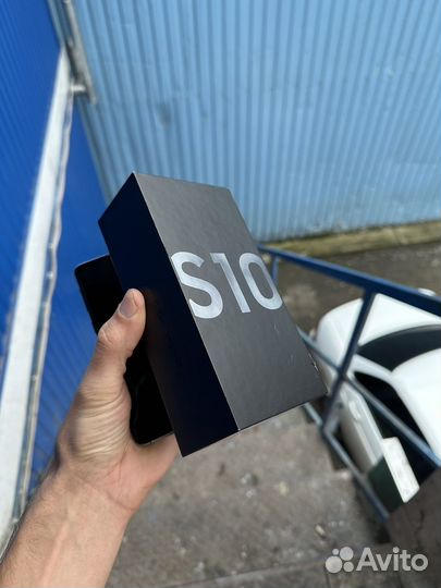 Samsung Galaxy S10, 8/128 ГБ