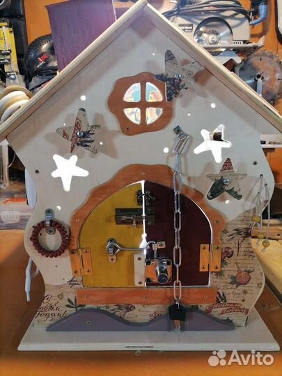 Бизиборд домик