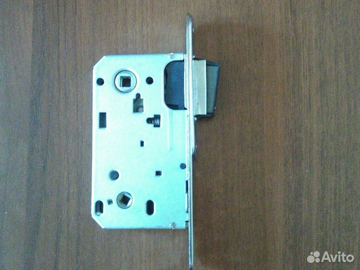 Замок магнитный для межкомнатных дверей