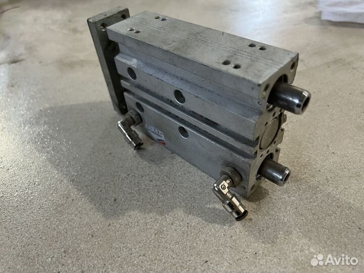 Пневмоцилиндр Camozzi QCT2A020A075