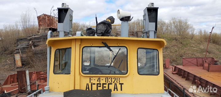 Маломерное буксирное судно. Теплоход 