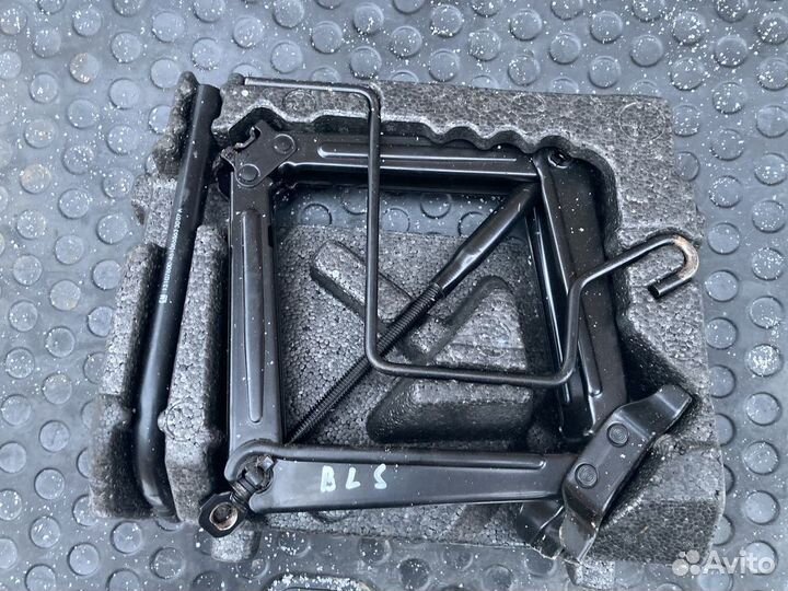 Комплект инструментов Cadillac BLS 2006-2010