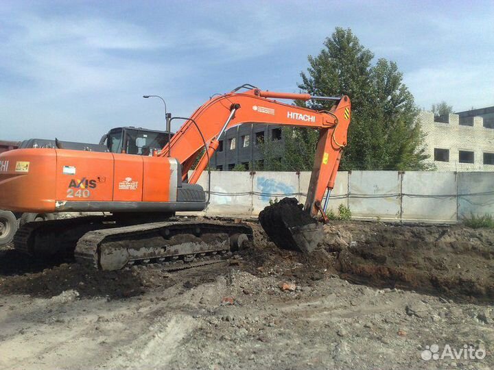 Аренда гусеничного экскаватора Hitachi ZX240