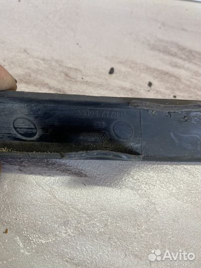 Вставка под фару renault logan2