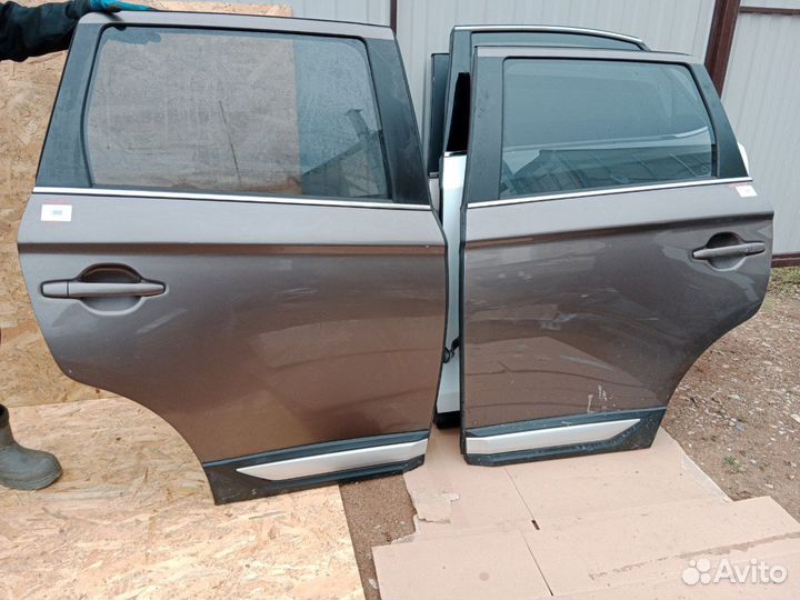 Дверь задняя правая Митсубиси Аутлендер 3 gf