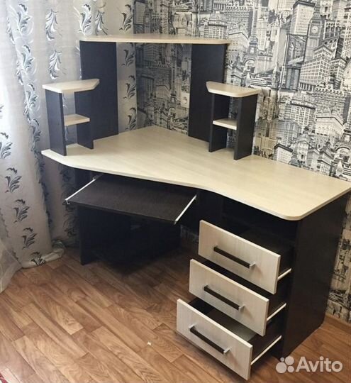 Угловой Компьютерный стол Каспер BTS