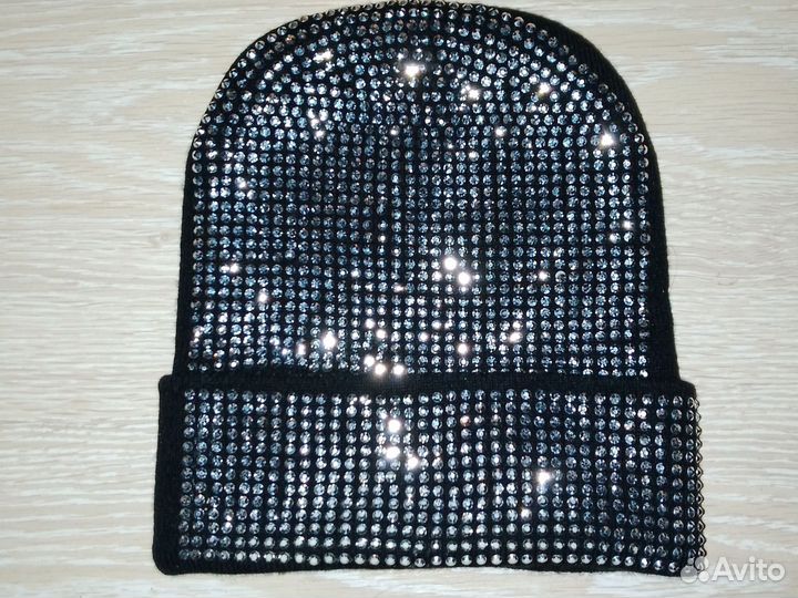 Шапка женская теплая черная