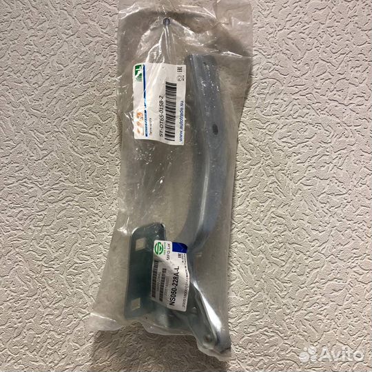 Петля капота nissan qashqai / dualis 06- LH