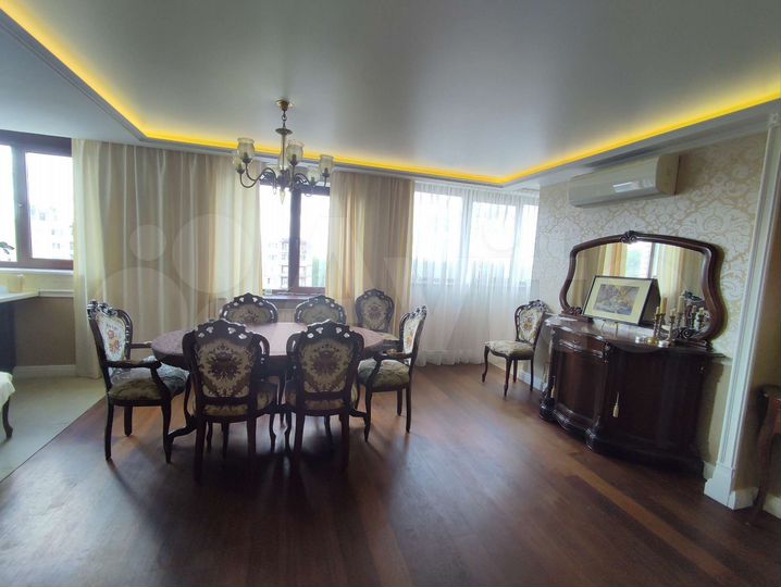 3-к. квартира, 167 м², 8/8 эт.