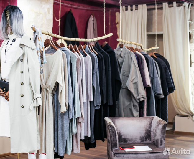 Аренда рейла и полки в шоуруме в центре Москвы