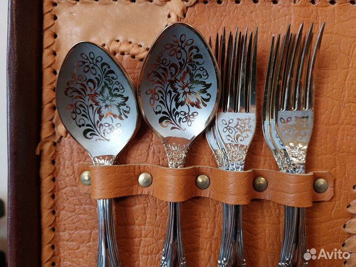 Подарочный набор для пикника в кожаном чемодане