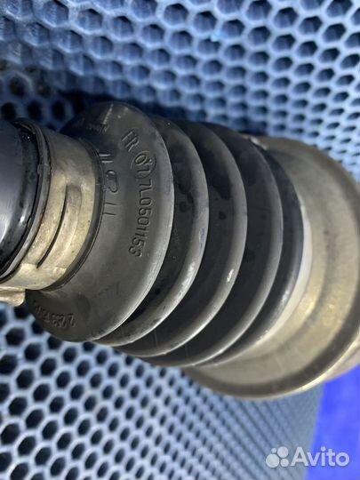 Правый задний полуось задняя правый Audi Q7 4L