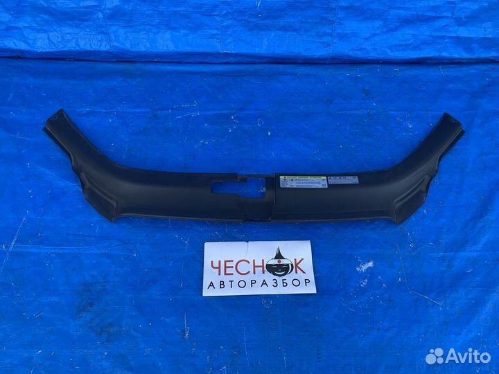 Кожух замка капота накладка верхняя Audi Q7 4L