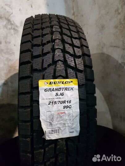 Dunlop Grandtrek SJ6 215/70 R16 99Q