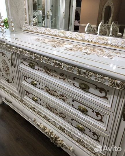 Комплект Алсу белый глянец в классическом стиле