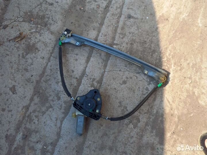 Водительский электростеклоподъёмник Renault Clio