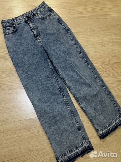 Джинсы широкие