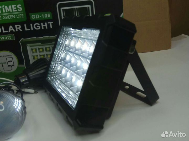 Фонарь с солнечной панелью