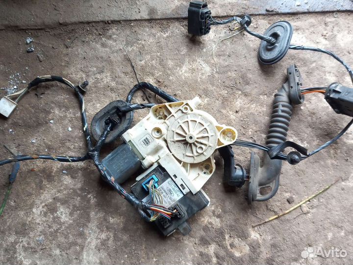 Мотор стеклоподъемника ford focus 2