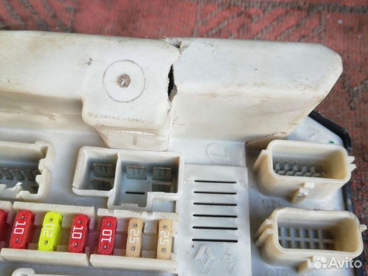 Блок реле Рено Меган 2