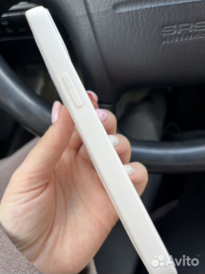 Челхол iPhone 13