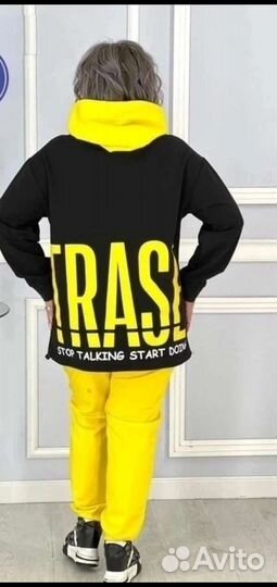 Спортивный костюм женский