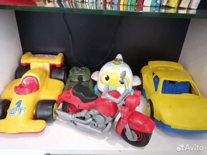 Игрушки пакетом машинки