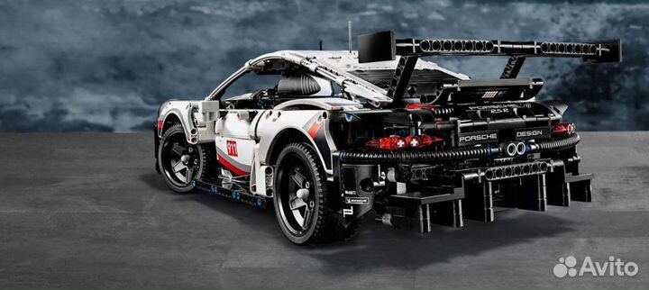 Lego Technic Porsche 911 RSR (на радиоуправлении)