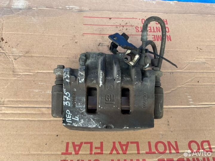 Суппорт передний левый Cadillac Cts 2G 3.6L VVT V6