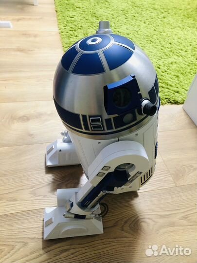 Модель r2 D2