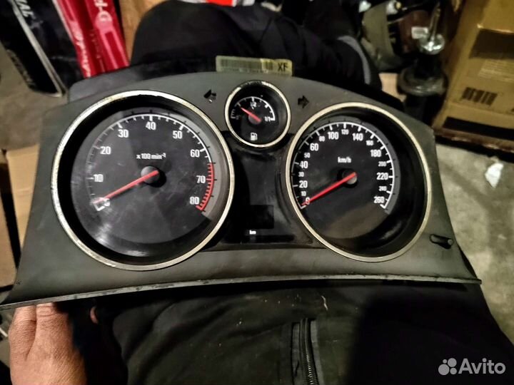 Панель приборов Opel Astra H