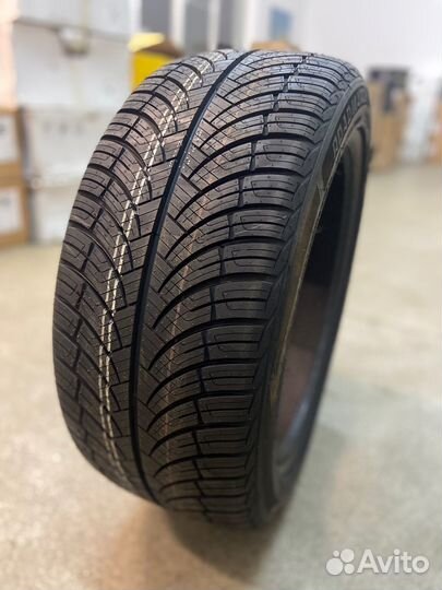 Roadmarch Prime A/S 235/55 R17