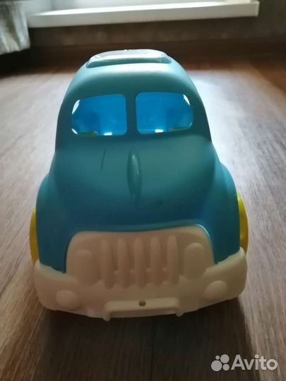 Игрушки: трактор, машина