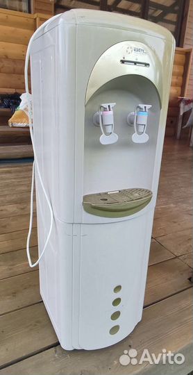 Кулер напольный