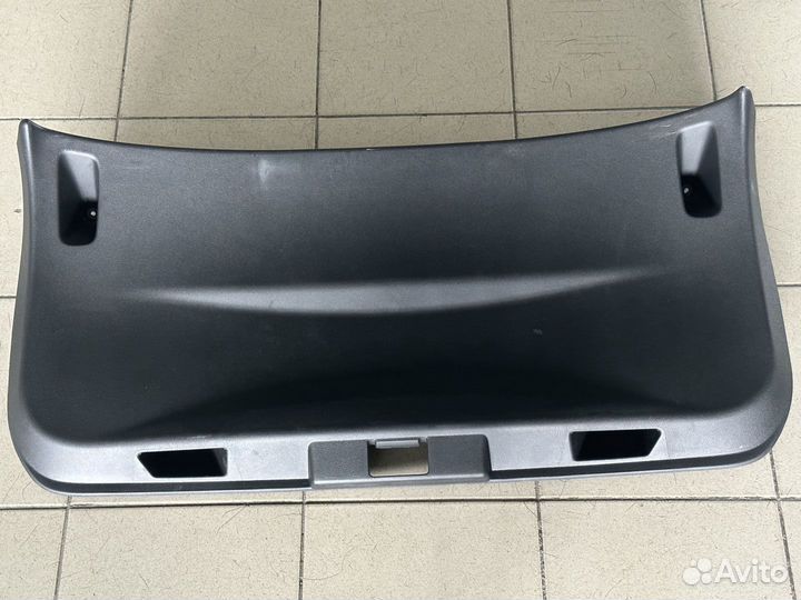 Обшивка крышка багажника Рено Каптюр Kaptur