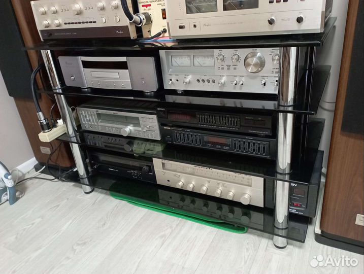 Стойка под тв и аппаратуру