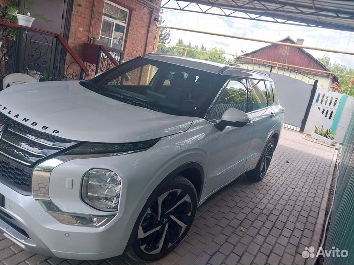 Mitsubishi Outlander 2.5 CVT, 2022, 1 050 км