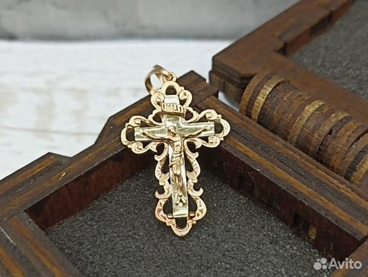 Золотой крест 585 пробы массой 2.19 грамма