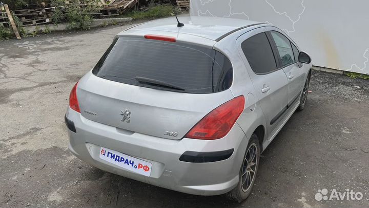 Усилитель переднего бампера Peugeot 308 7414TX