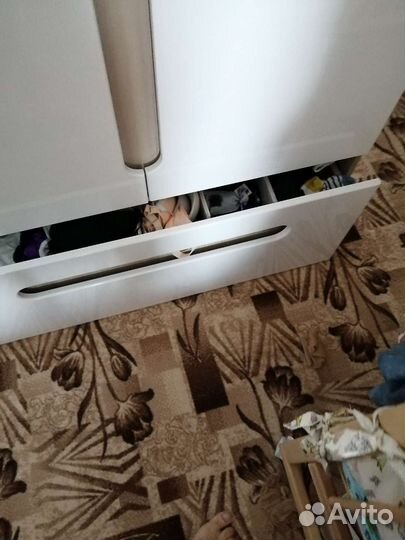 Продаются 2 угловых шкафа, пеналы, прямые шкафы