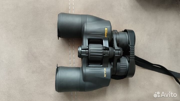 Бинокль nikon Aculon a211 8-18x42