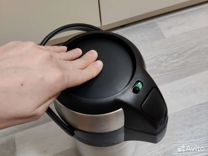 Помповый термос Regent Inox geizer 2 литра