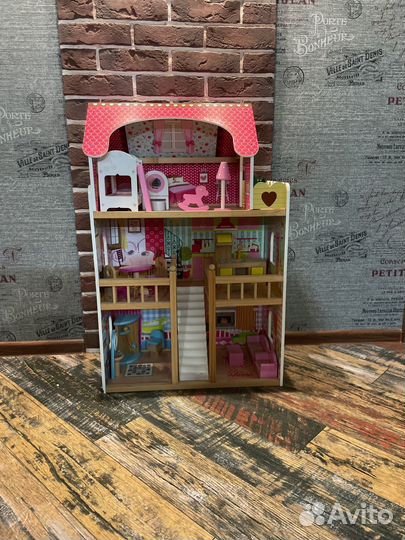 Домик кукольный