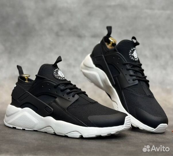 Nike air Huarache черные бел.подошва разм. 43