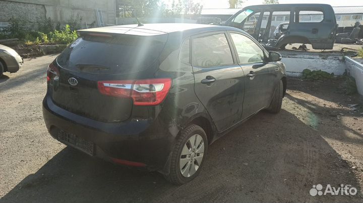 Стеклоподъемник задний левый Kia Rio 3 834011R010