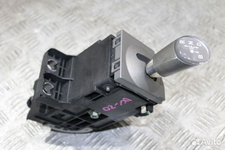 Селектор кпп АКПП Toyota Prius 20 NHW20 RHD