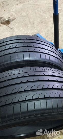 Yokohama BluEarth RV-02 245/40 R20 99W