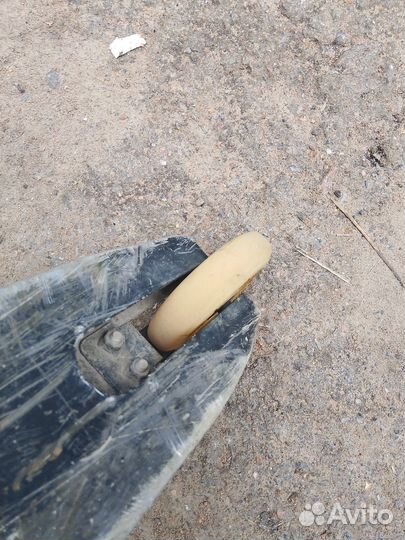 Трюковой самокат он ездит ну состояния 10/4 продам