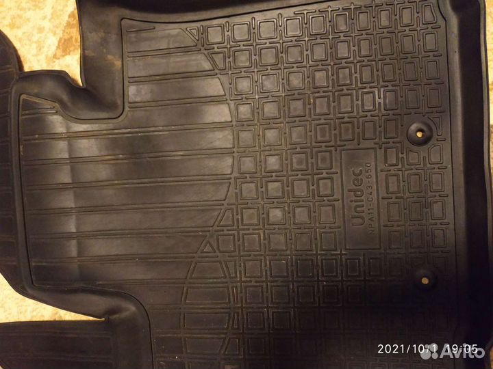 Автомобильные коврики резиновые